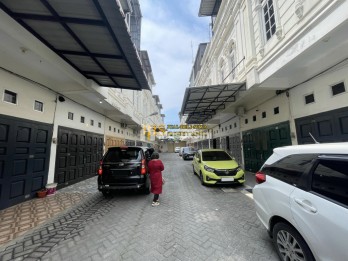 Dijual Townhouse di Komplek Ampera Geoju Jalan Ampera - Medan