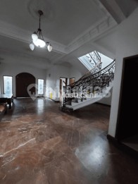 Disewakan Rumah Mewah Cocok Untuk Sultan Lokasi