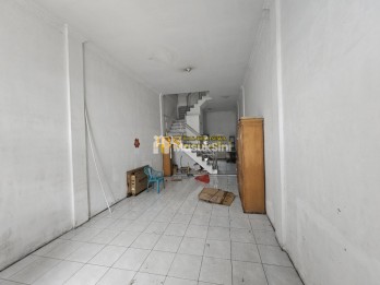 Disewakan Townhouse 2,5 Tingkat di Komplek Mulia