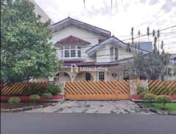 Jual Rumah Luas Sangat Bagus di Jalan Taman Aries