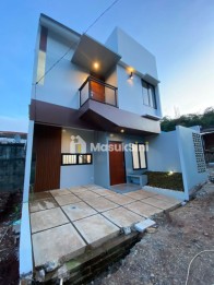 RUMAH DP 0% SIAP HUNI 2 LANTAI DESAIN MODERN INDUSTRIAL