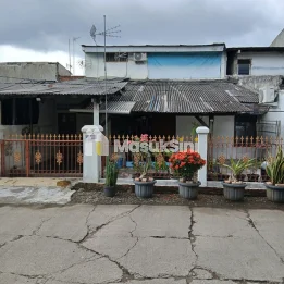Rumah Second Strategis Bebas Banjir di Bekasi Kota