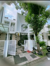RUMAH LOKASI STRATEGIS DEKAT KULINER DAN KAMPUS DI PERMATA JINGGA