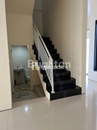 Rumah 2 lantai denpasar timur