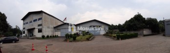 Gudang sewa plus hoist crane dekat toll Kota wisata di Narogong Bekasi
