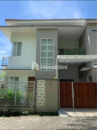 RUKOST PUTRI FULL PENGHUNI STRATEGIS DEKAT KAMPUS