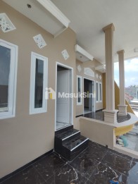 RUMAH MODERN MINIMALIS 2 LANTAI LOKASI SULFAT
