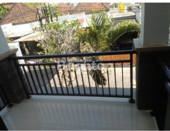 Di jual rumah 2,5 lantai murah area pemogan