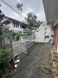 Dijual cepat rumah bebas banjir asri di Tomang Jakarta Barat