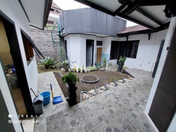DIJUAL RUMAH HOOK CIGADUNG BAGUS Dekat BINUS University Bandung
