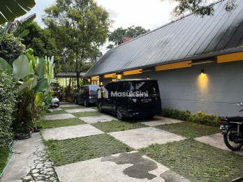 DIJUAL RUMAH KANTOR Di Jalan Dipatiukur Dago Bandung