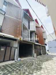 DIJUAL RUMAH KOST FULL FURNISH LOKASI MERJOSARI