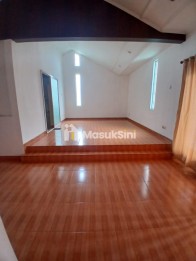 Dijual Butuh Uang Banget
