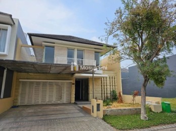Dijual Rumah 2 Lantai di Komplek Royal Residence,