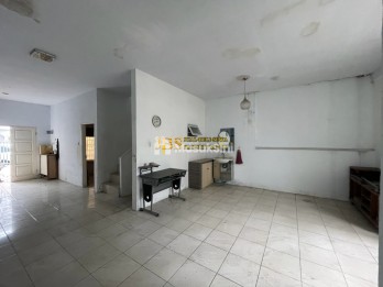 Dijual Rumah 2 Tingkat di Komplek Atria Residence