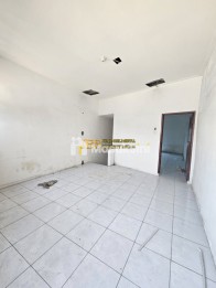Dijual Rumah 2,5 Tingkat di Jalan KL. Yos Sudarso