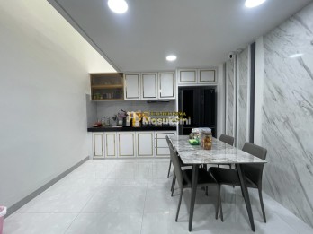 Dijual Rumah Fully Furnish Komplek Sentosa Park