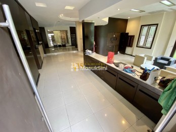 Dijual Rumah Hook 2,5 Tingkat di Komplek Taman Malibu Indah - Medan