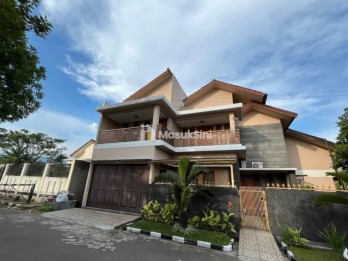 Dijual Rumah Mewah 2 Lantai di Perumahan Setra