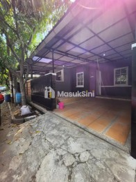 Dijual Rumah Strategis Di Komplek Bumi Adipura