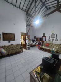Dijual Rumah Strategis di Raya Pasar Kecapi, Bekasi