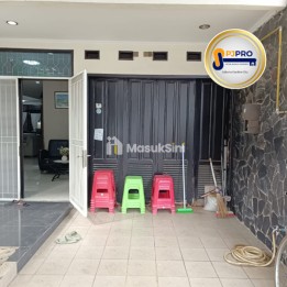 Dijual Rumah dengan Furnished Lokasi Bagus di