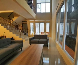 Dijual Rumah/Villa Modern Full Furnished di Sunrise Hill Bandung