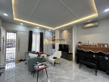 Dijual Rumah 2,5 Tingkat di Komplek Citraland Gama City Cluster Grenadines