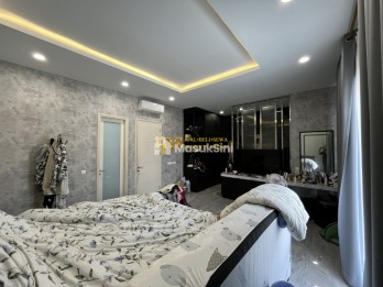 Dijual Rumah 2,5 Tingkat di Komplek Citraland Gama City Cluster Grenadines