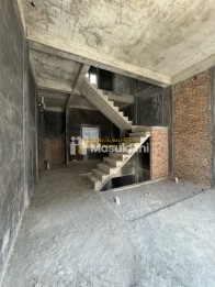 Dijual Villa Kondisi Kosong di Komplek Cemara