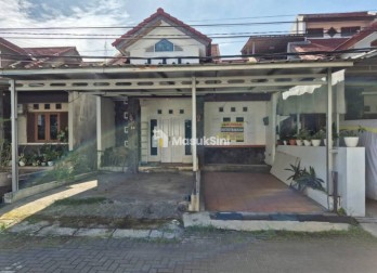 Dikontrakan Rumah 2 Lantai Lokasi Strategis di