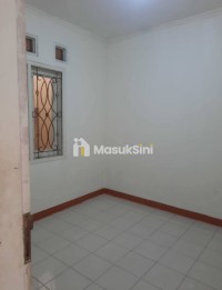 Dikontrakan Rumah 2 Lantai Lokasi Strategis di Pinus Regency Bandung