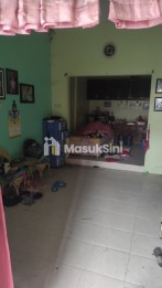 Dikontrakkan rumah 2 lantai di Dinar mas