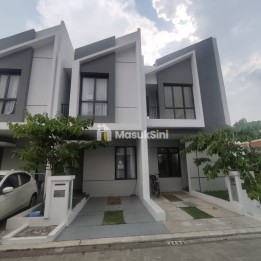 Disewa rumah cantik siaphuni di Harapan Indah Cluster Kana