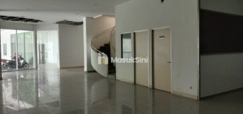 Disewakan Gudang Luas 590 m2 di Raya Mayjend Sungkono, Surabaya
