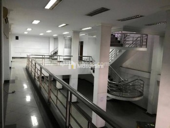 Disewakan Ruko Gandeng di Jl. KH Hasyim Ashari, Petojo Utara, Gambir