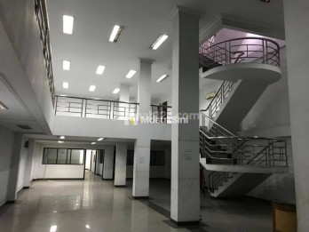 Disewakan Ruko Gandeng di Jl. KH Hasyim Ashari, Petojo Utara, Gambir