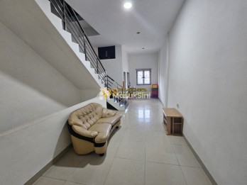 Disewakan Rumah Full Furnished di Komplek Krakatau Anggrek - Medan