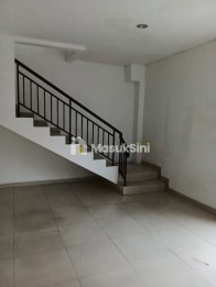 Gudang Gandeng harga ekonomis di Bizpark Cakung