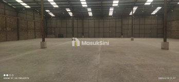 Gudang sewa loading dan unloading dock dekat toll JORR cakung