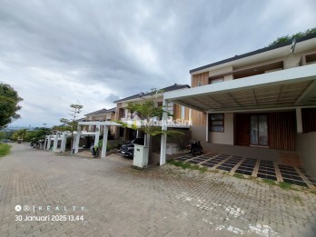 HUNIAN MILENIAL MEWAH NUANSA BALI GARDEN View