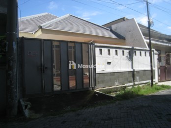 Jual Cepat! Rumah SiapHuni di Lebak Arum, Surabaya.