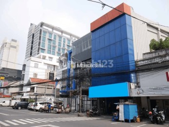 Jual Gedung 5 Lantai Strategis di Pecenongan, Jakarta Pusat