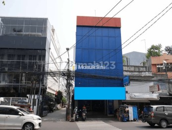 Jual Gedung 5 Lantai Strategis di Pecenongan, Jakarta Pusat