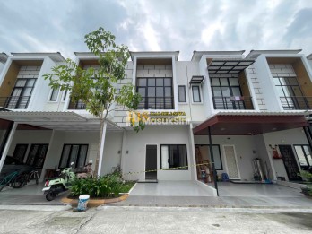 Jual Rumah 2,5 Tingkat di Komplek Sentosa Park