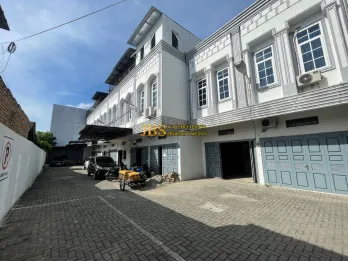 Jual Townhouse di Komplek The Venetian Jalan