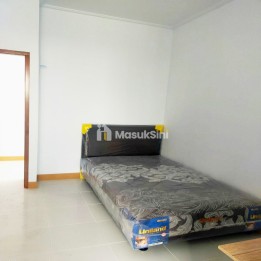 Kost Putri  Dekat Universitas Budi Luhur, Hypermart Ciledug