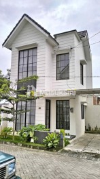 RUMAH 2 LANTAI 7 MENIT KE KAMPUS UNMER