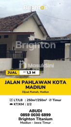 RUMAH HOOK DI TENGAH KOTA MADIUN, GEDE MURAH,