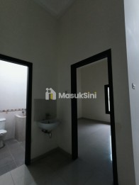 RUMAH MINIMALIS SIAP HUNI LOKASI TIDAR MALANG